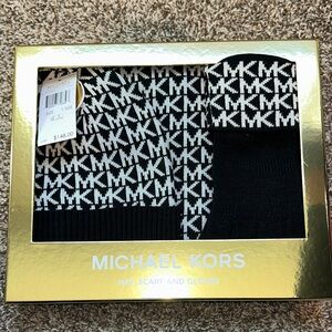 Michael Kors Monogram Black and White Set
